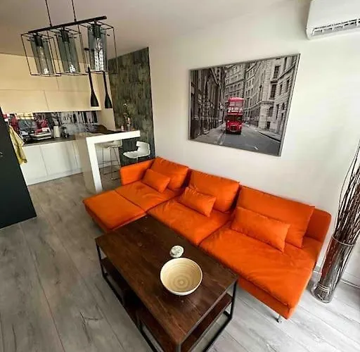 Przestronna I Jasna Kawalerka Z Balkonem Vratislav